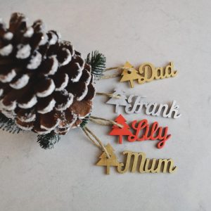 Script Wooden Tree Place Name / Gift Tag